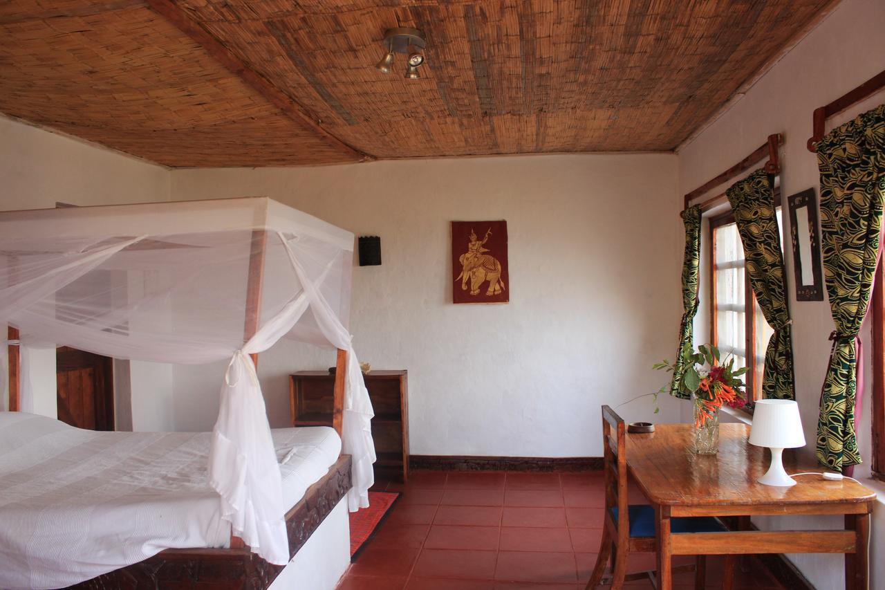 Njaya Lodge Nkhata Bay Exteriör bild