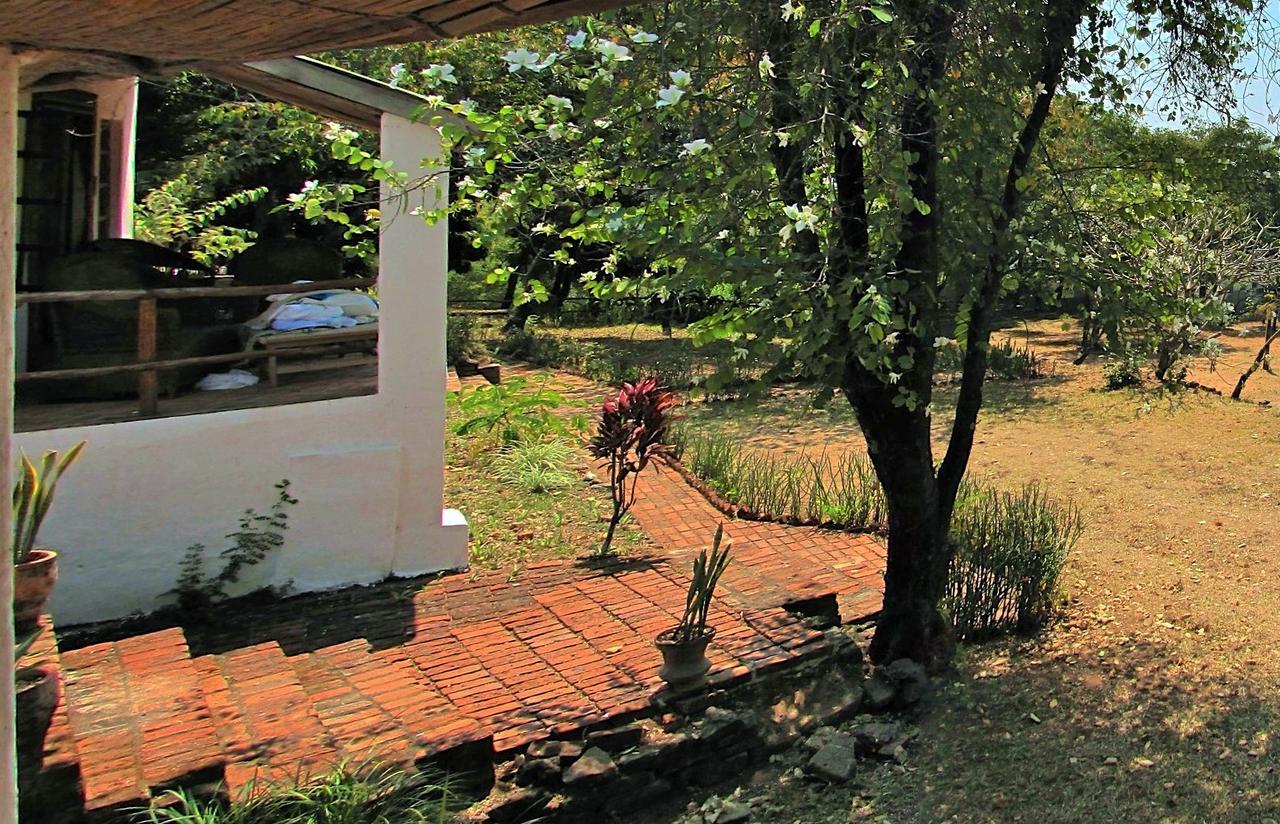 Njaya Lodge Nkhata Bay Exteriör bild