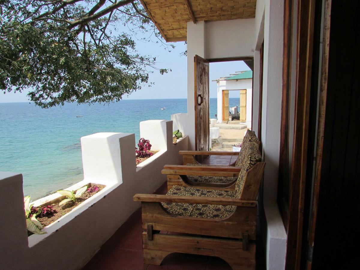 Njaya Lodge Nkhata Bay Exteriör bild