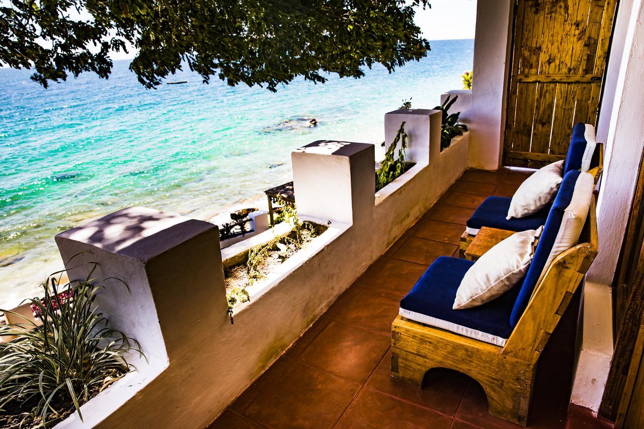 Njaya Lodge Nkhata Bay Exteriör bild